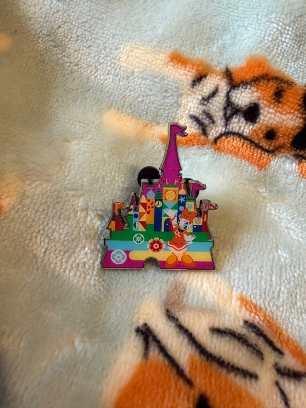 2026 Tokyo Disney Attractions Castle Mystery Pin Daisy Duck